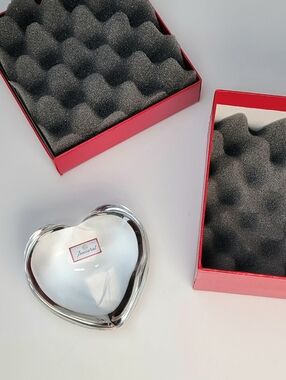 Baccarat Crystal Puffed Heart Paperweight 3" x 3" France Amor 1990's